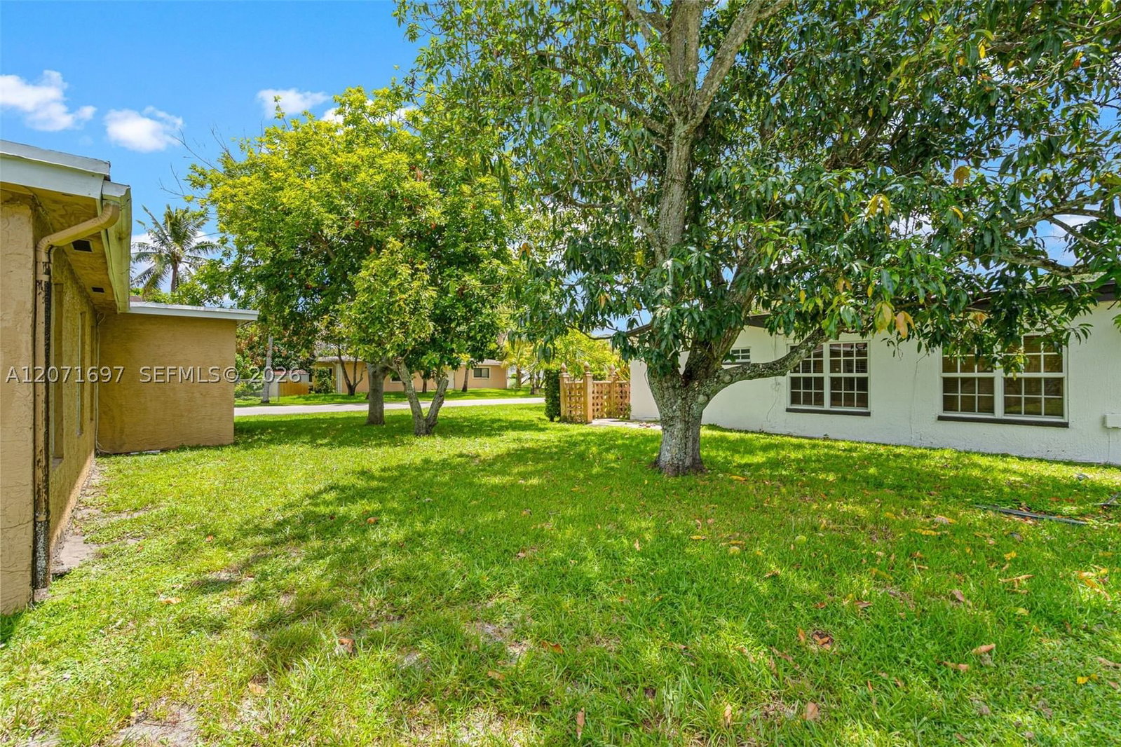Real estate property located at 4700 41st Pl, Broward, Oakland Estates 2nd Sec, Lauderdale Lakes, FL