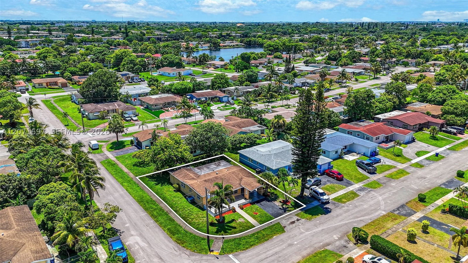 Real estate property located at 4700 41st Pl, Broward, Oakland Estates 2nd Sec, Lauderdale Lakes, FL