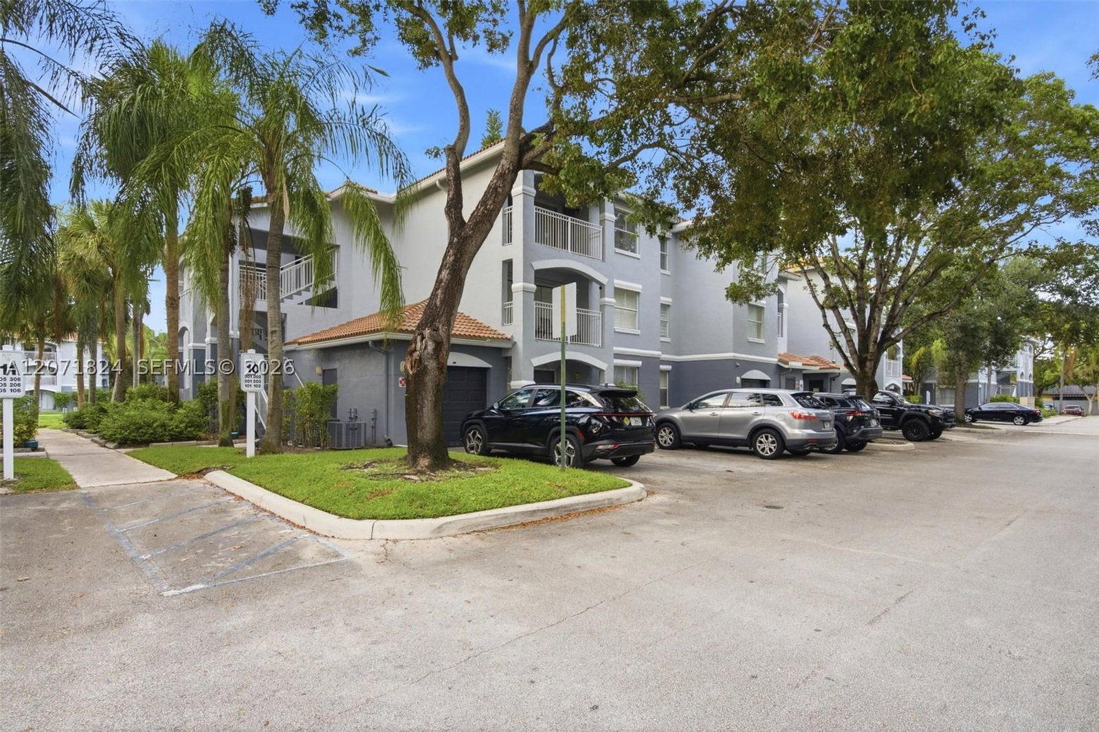 Real estate property located at 9615 1st Ct #302, Broward, La Via Condo, Pembroke Pines, FL