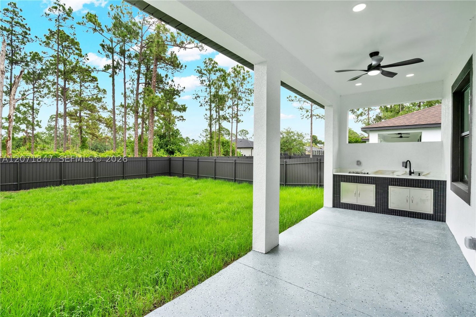 Real estate property located at 1047 Merry St, Lee, Lehigh Acres, Lehigh Acres, FL