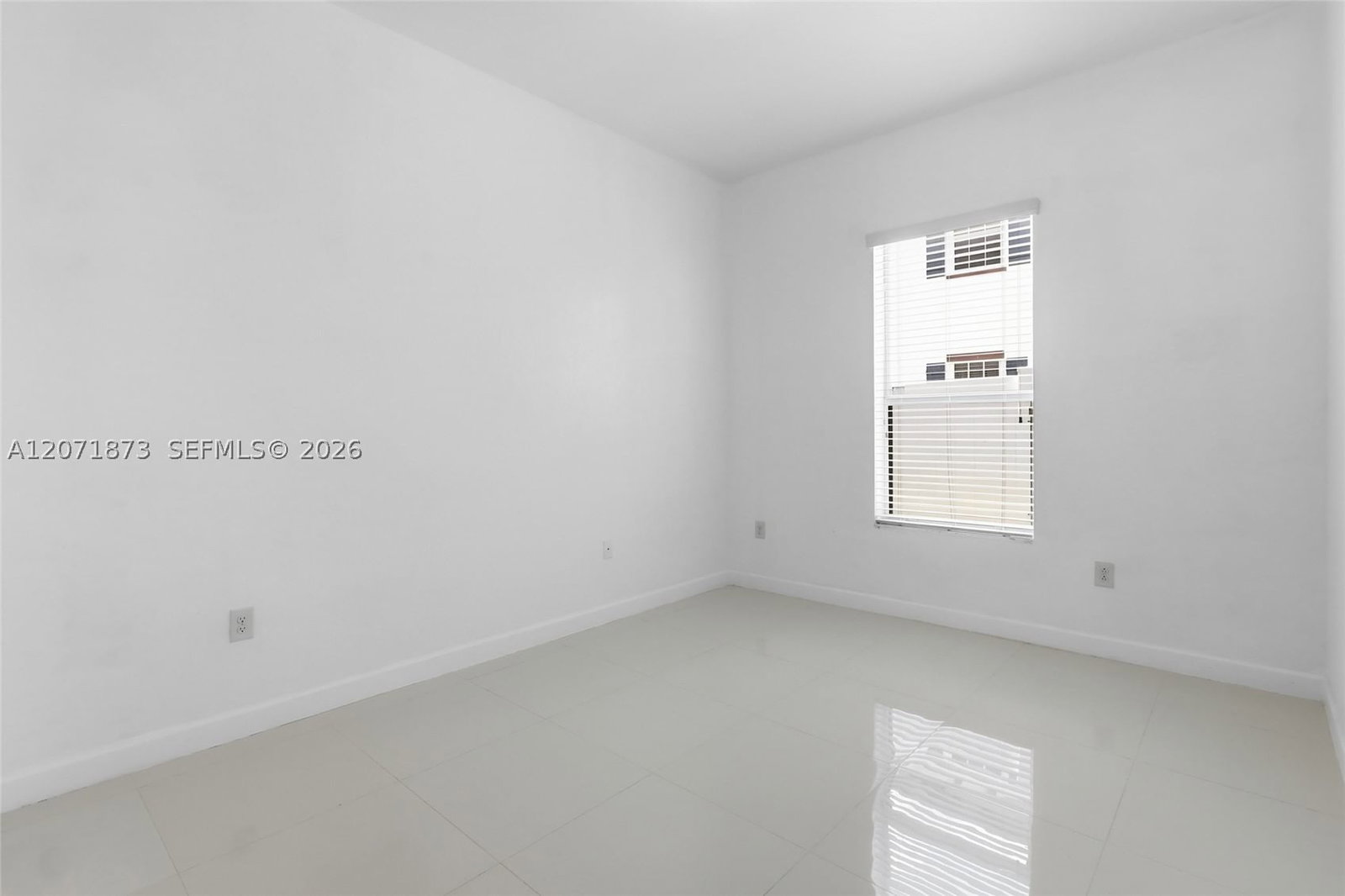 Real estate property located at 9232 171st Ct, Miami-dade, Kendall Commons Residenti, Miami, FL