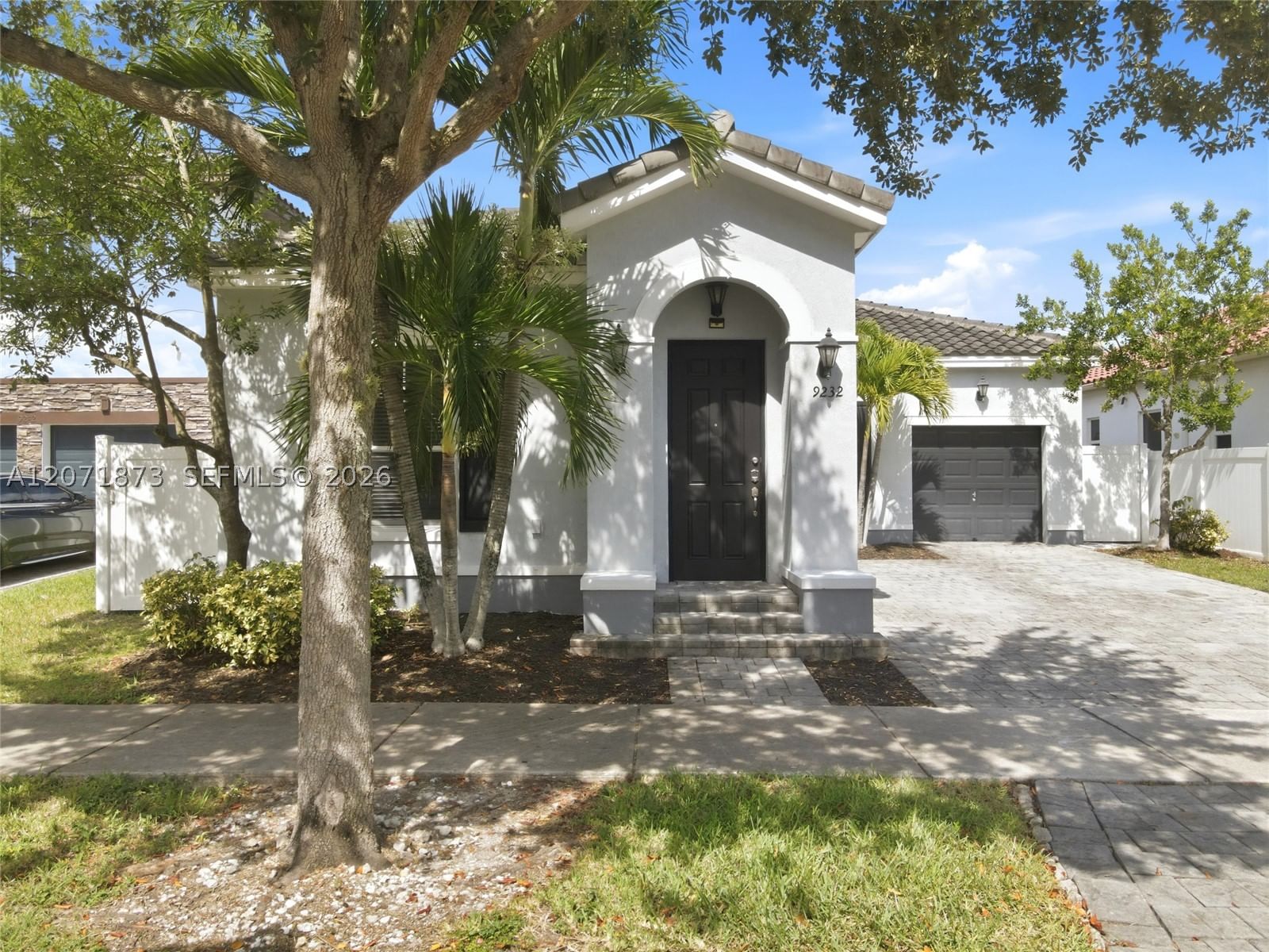 Real estate property located at 9232 171st Ct, Miami-dade, Kendall Commons Residenti, Miami, FL