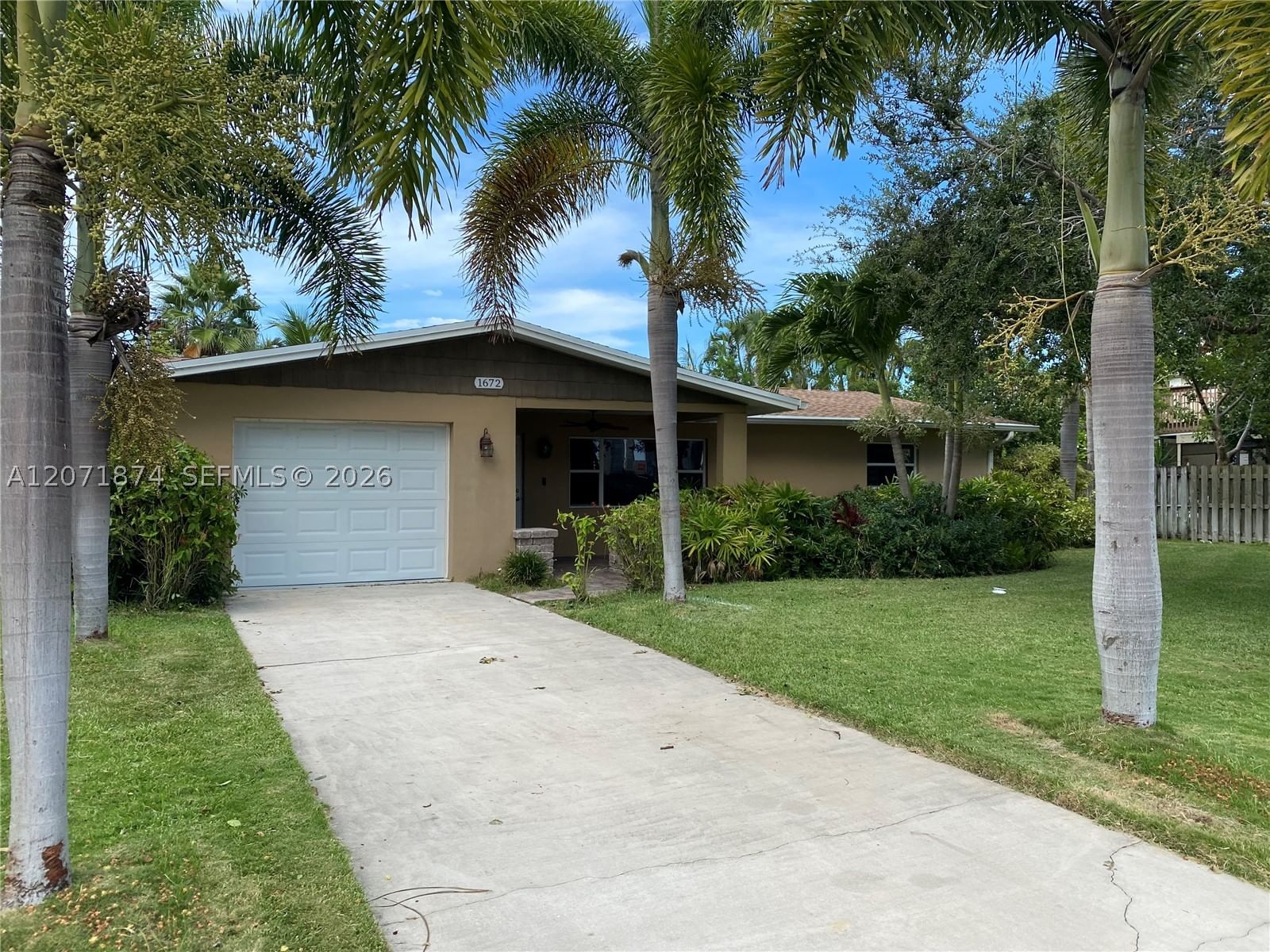 Real estate property located at 1672 Thumb Point Dr, St Lucie, Thumb Point Subdivision, Fort Pierce, FL
