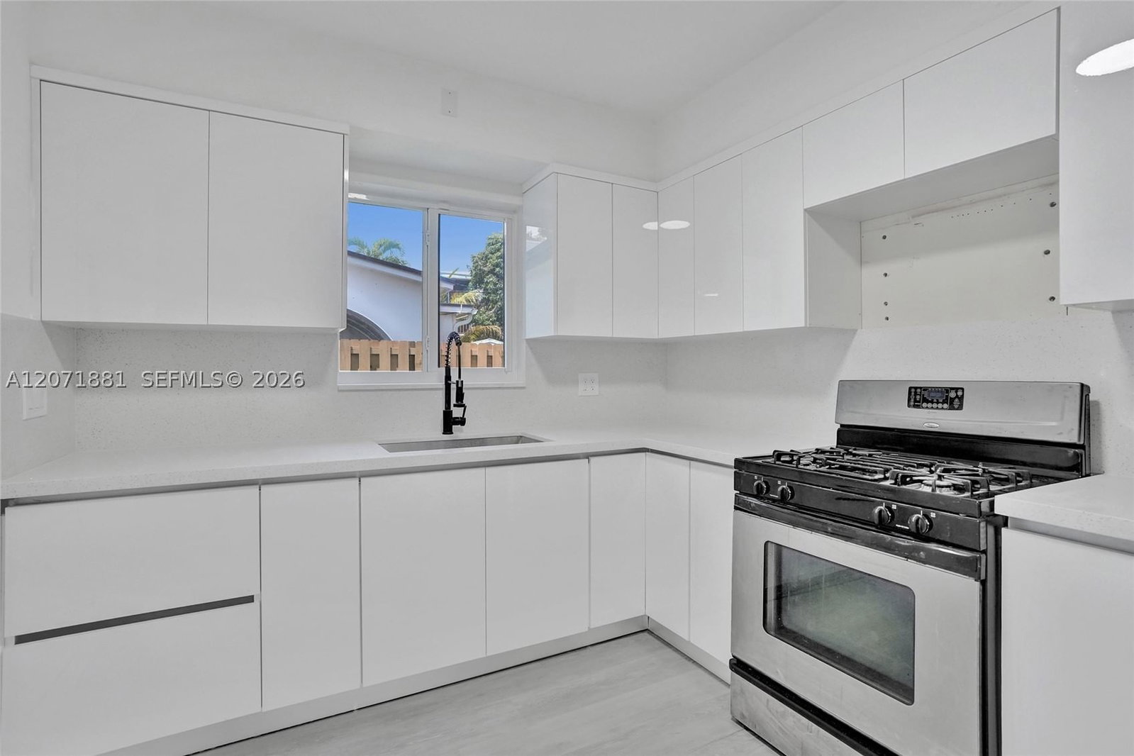 Real estate property located at 811 Finley Ct, Broward, Finleys Resub, Hollywood, FL