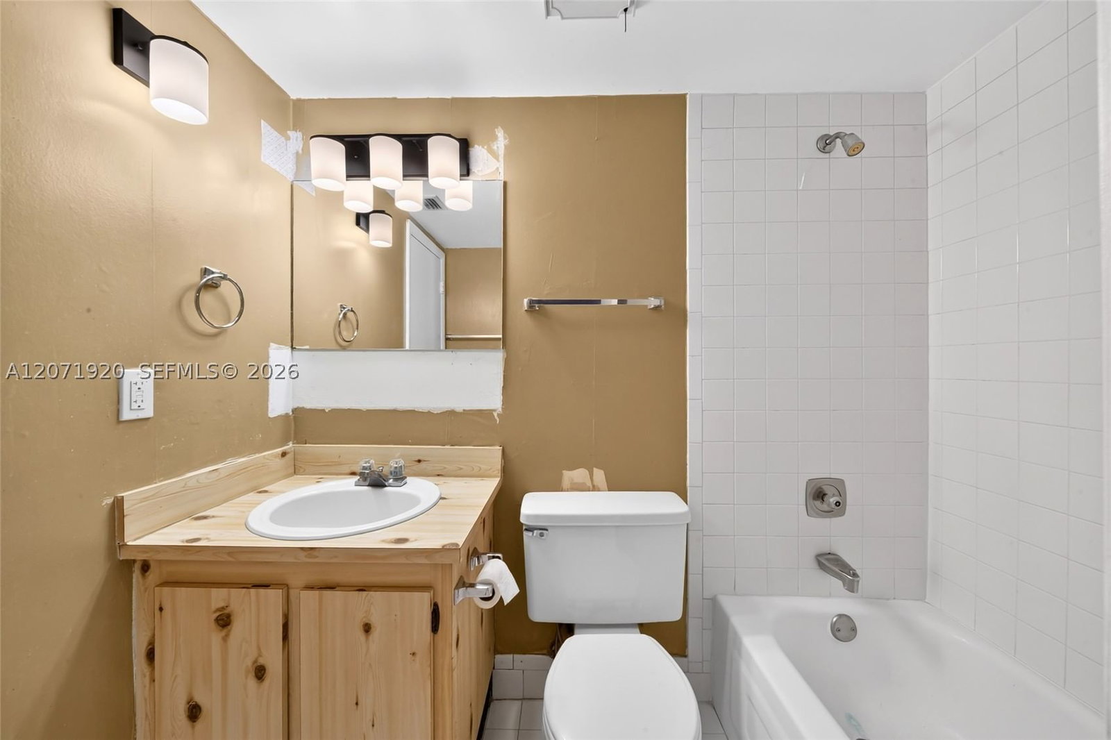 Real estate property located at 13504 102nd Ln, Miami-dade, Cindis Place Sec 2, Miami, FL
