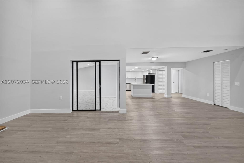 Real estate property located at 6637 181st Ln, Miami-dade, The Moors Townhouses, Hialeah, FL