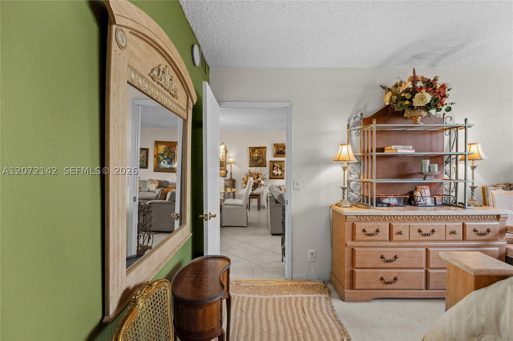 Real estate property located at 2500 Parkview Dr #1004, Broward, Olympus, Hallandale Beach, FL