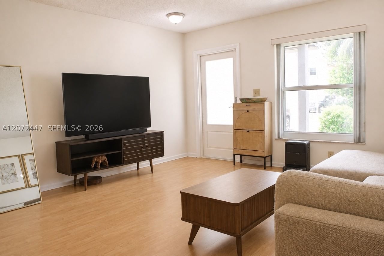 Real estate property located at 2001 87th Ave, Broward, Burnham Woods, North Lauderdale, FL