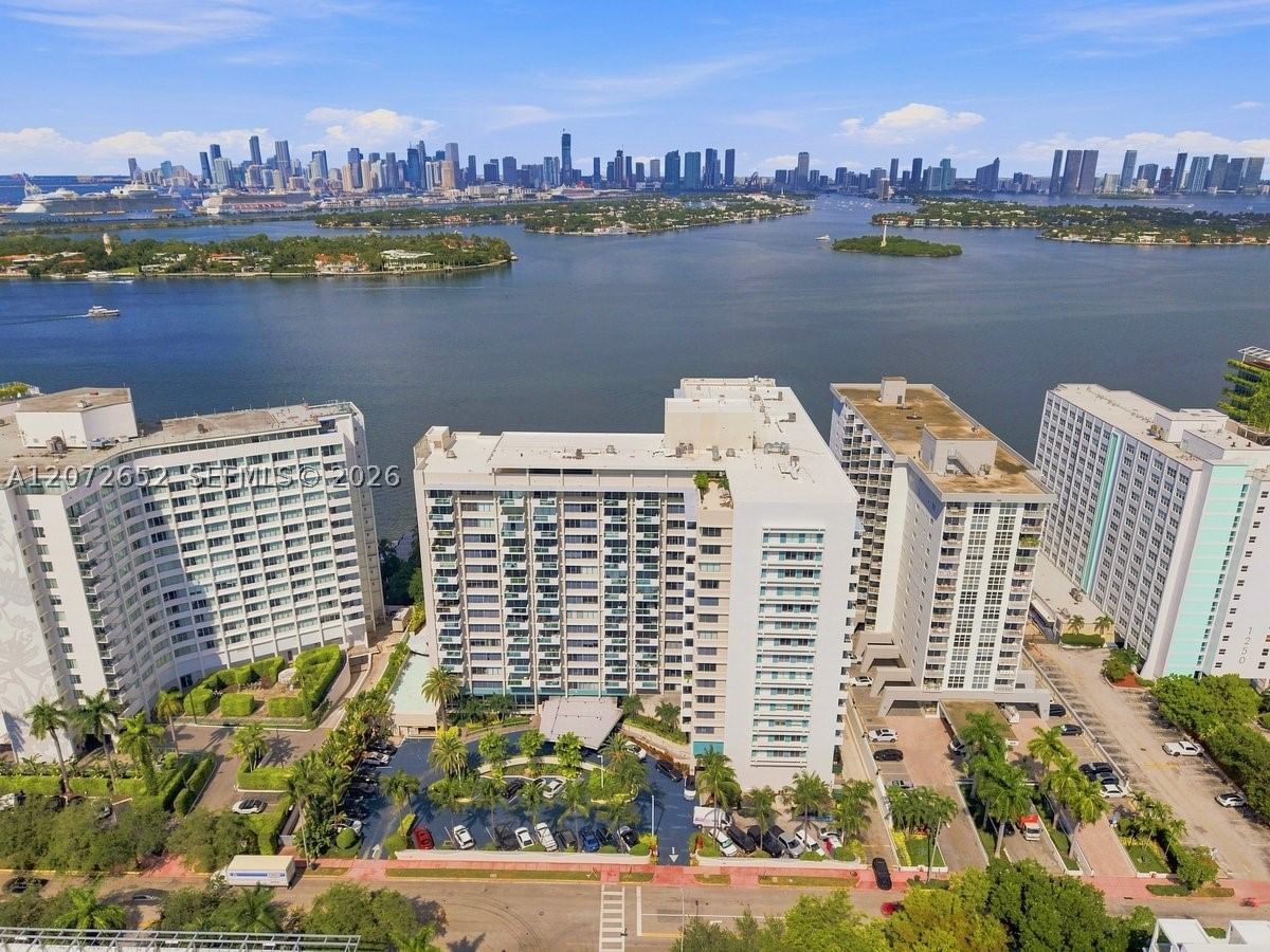 Real estate property located at 1200 West Ave #815, Miami-dade, Mirador 1200 Condo, Miami Beach, FL