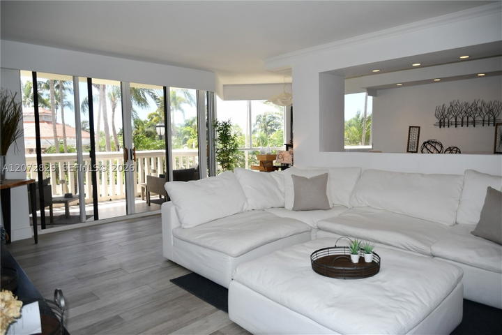 Real estate property located at 1000 Island Blvd #303, Miami-dade, 1000 Williams Island, Aventura, FL