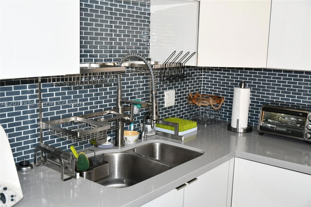Real estate property located at 1000 Island Blvd #303, Miami-dade, 1000 Williams Island, Aventura, FL