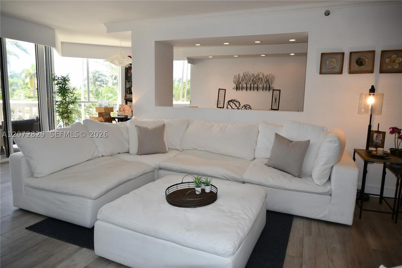 Real estate property located at 1000 Island Blvd #303, Miami-dade, 1000 Williams Island, Aventura, FL