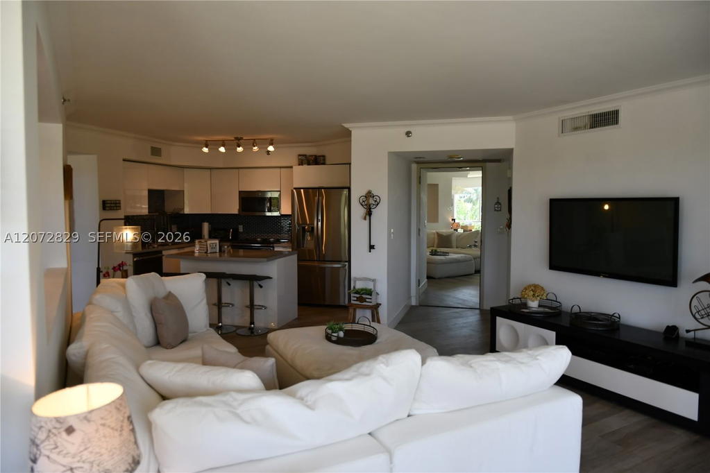 Real estate property located at 1000 Island Blvd #303, Miami-dade, 1000 Williams Island, Aventura, FL