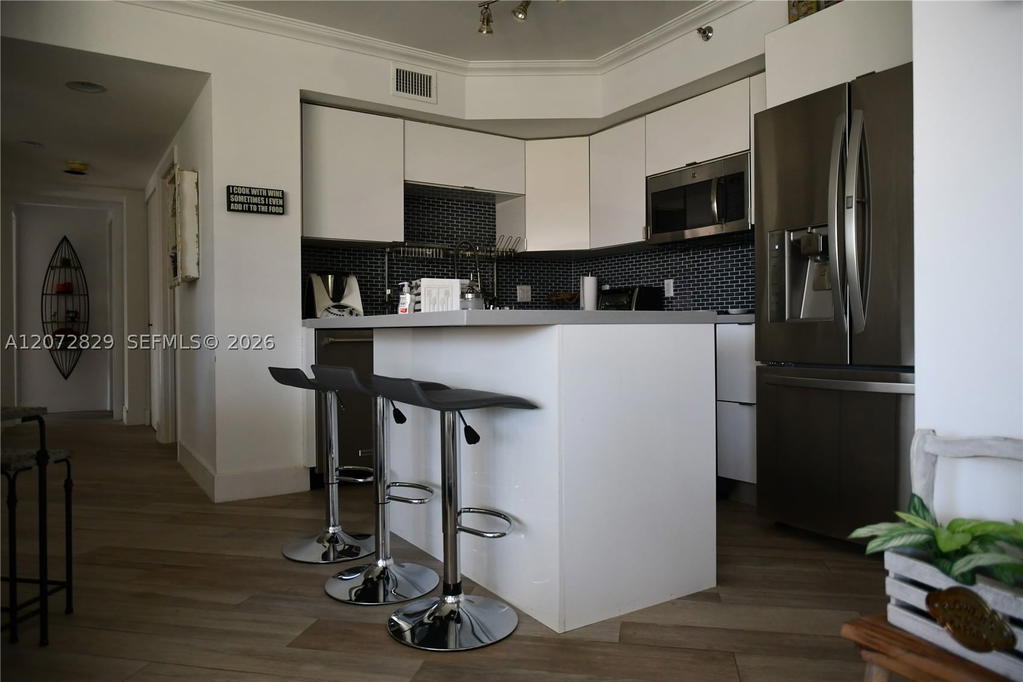 Real estate property located at 1000 Island Blvd #303, Miami-dade, 1000 Williams Island, Aventura, FL