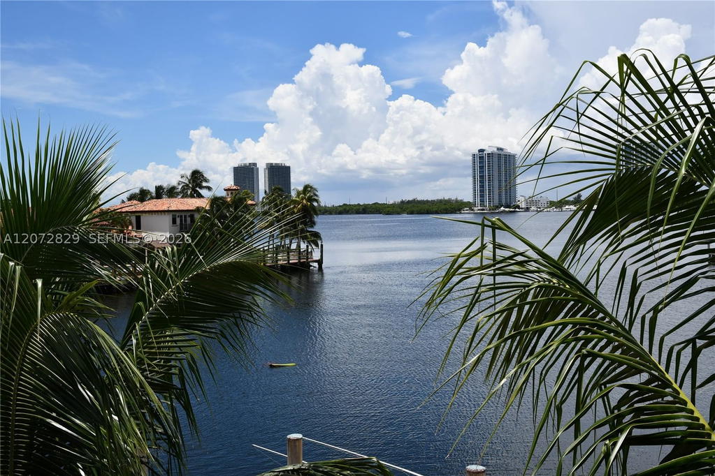Real estate property located at 1000 Island Blvd #303, Miami-dade, 1000 Williams Island, Aventura, FL