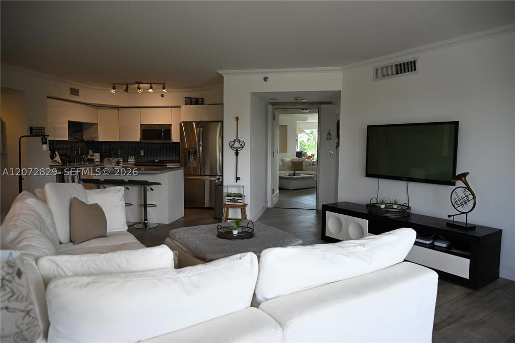 Real estate property located at 1000 Island Blvd #303, Miami-dade, 1000 Williams Island, Aventura, FL