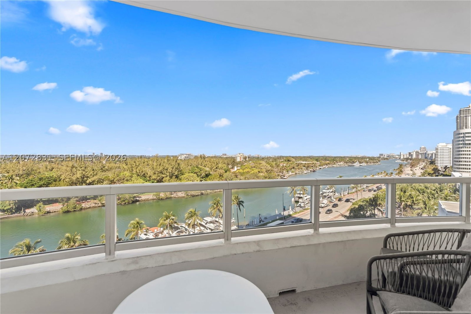 Real estate property located at 4401 Collins Ave #915, Miami-dade, Fontainebleau Ii Condo, Miami Beach, FL