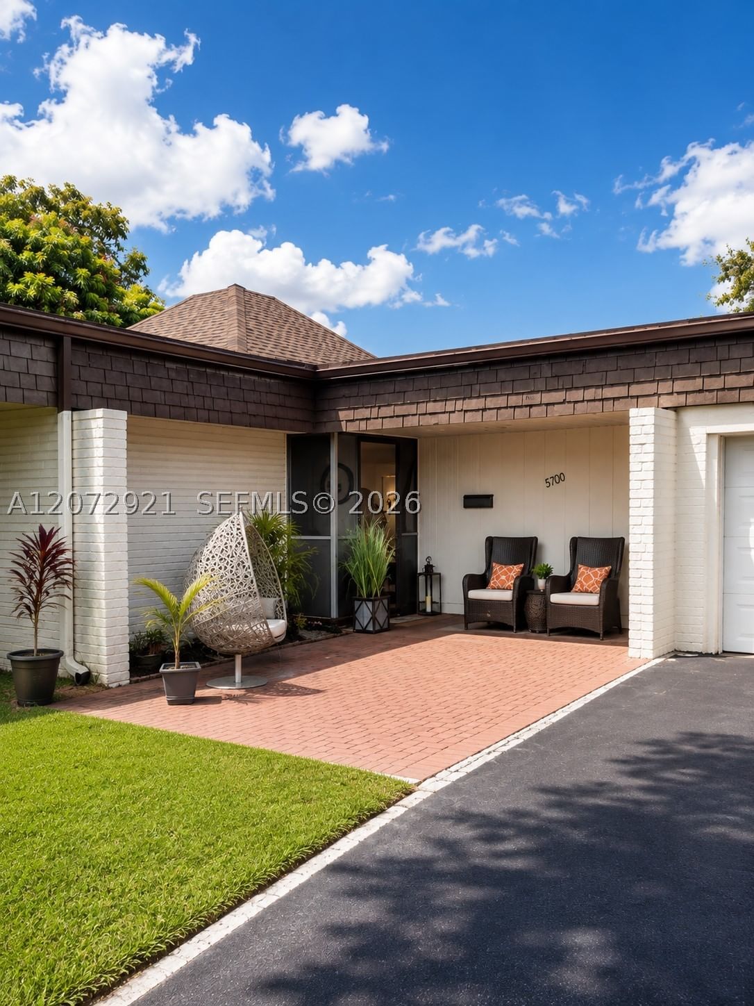 Real estate property located at 5700 White Hickory Cir, Broward, Woodlands Sec Five, Tamarac, FL