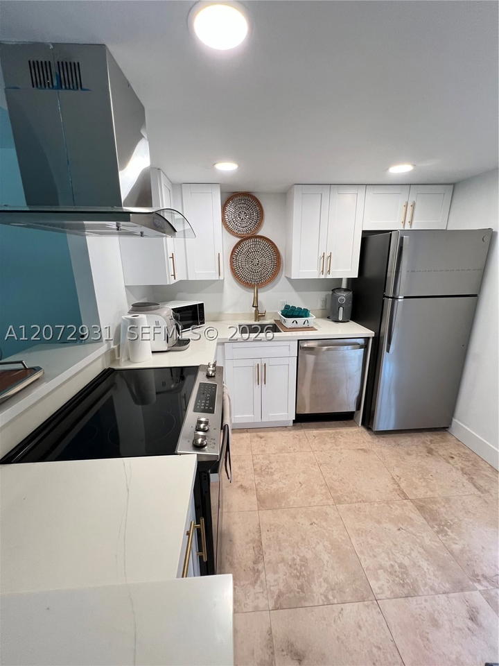 Real estate property located at 20500 Country Club Dr #117, Miami-dade, Biscaya Iii Condo, Aventura, FL