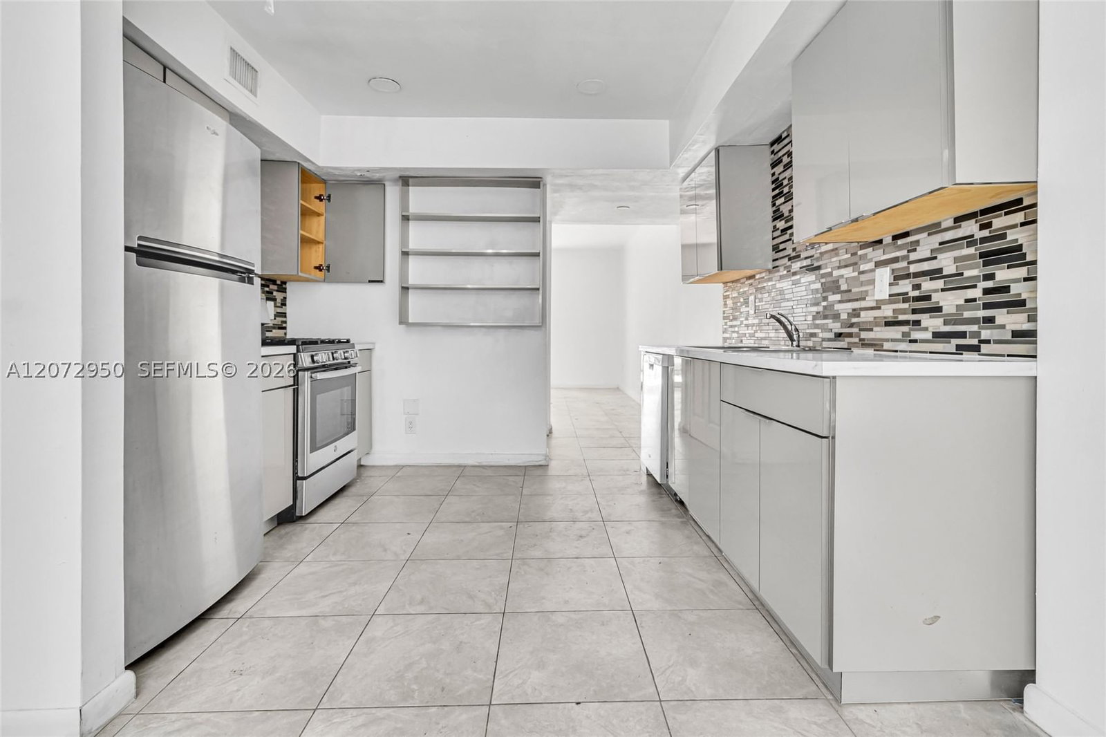 Real estate property located at 7407 Big Cypress Dr, Miami-dade, Miami Lakes Golf Course V, Miami Lakes, FL