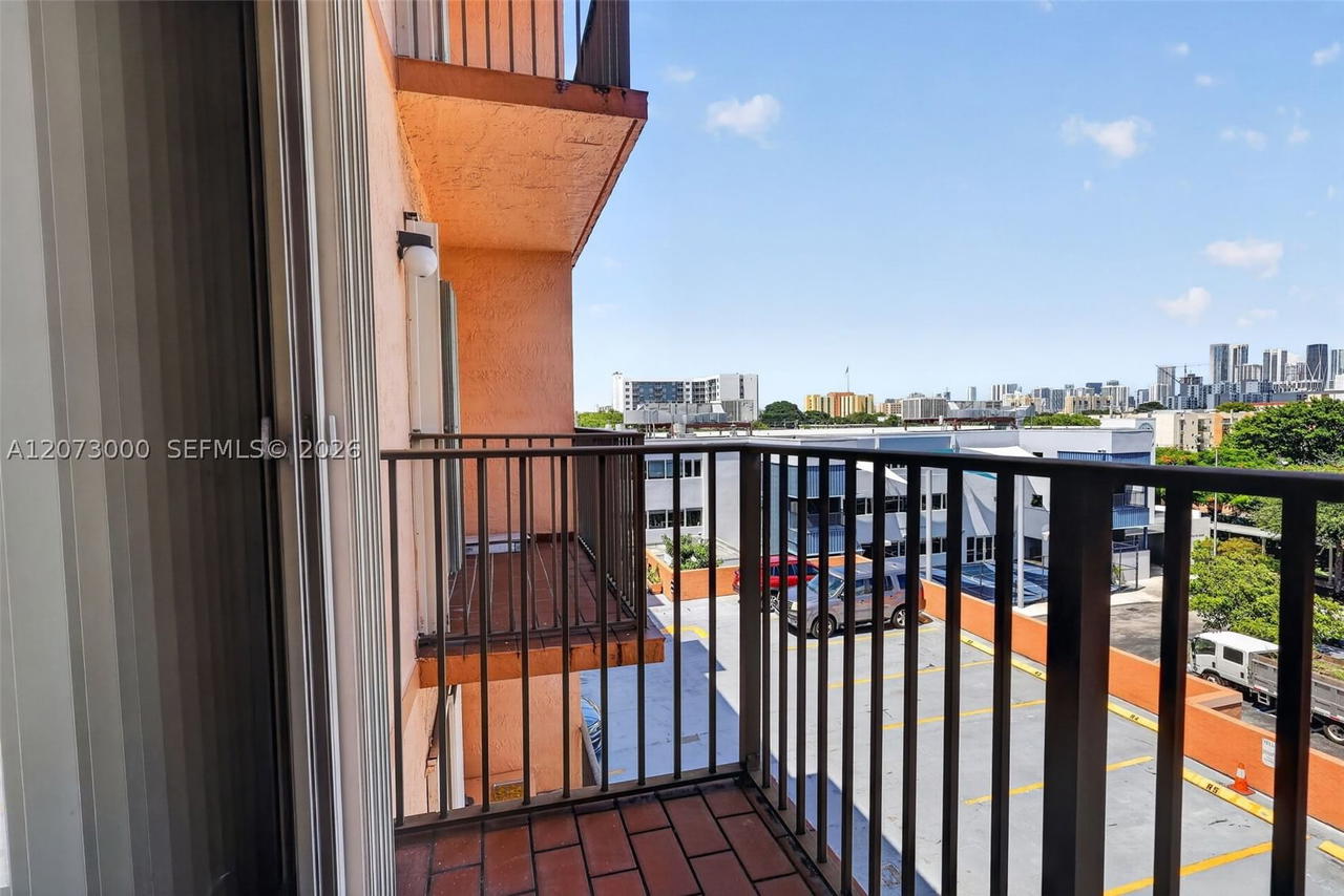 Real estate property located at 199 12th Ave #415B, Miami-dade, Presidential Corners Cond, Miami, FL