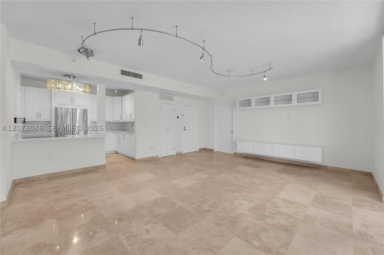 Real estate property located at 1 Century Ln #202, Miami-dade, The Vistas Condo, Miami Beach, FL