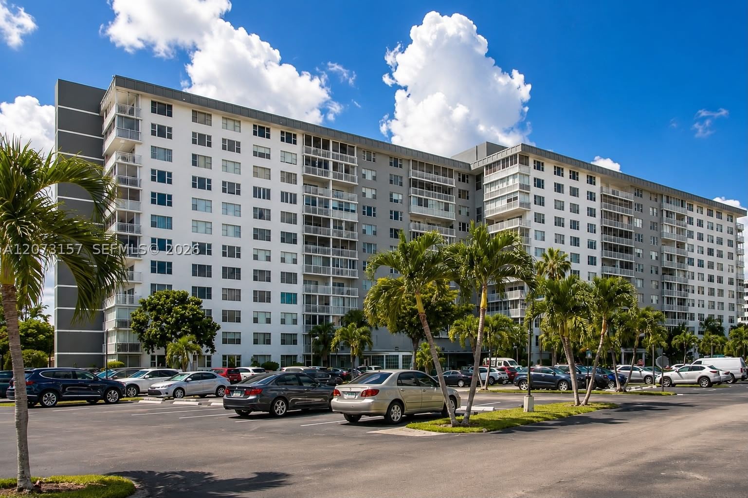 Real estate property located at 3800 Hillcrest Dr #315, Broward, Hillcrest East No 25 Cond, Hollywood, FL
