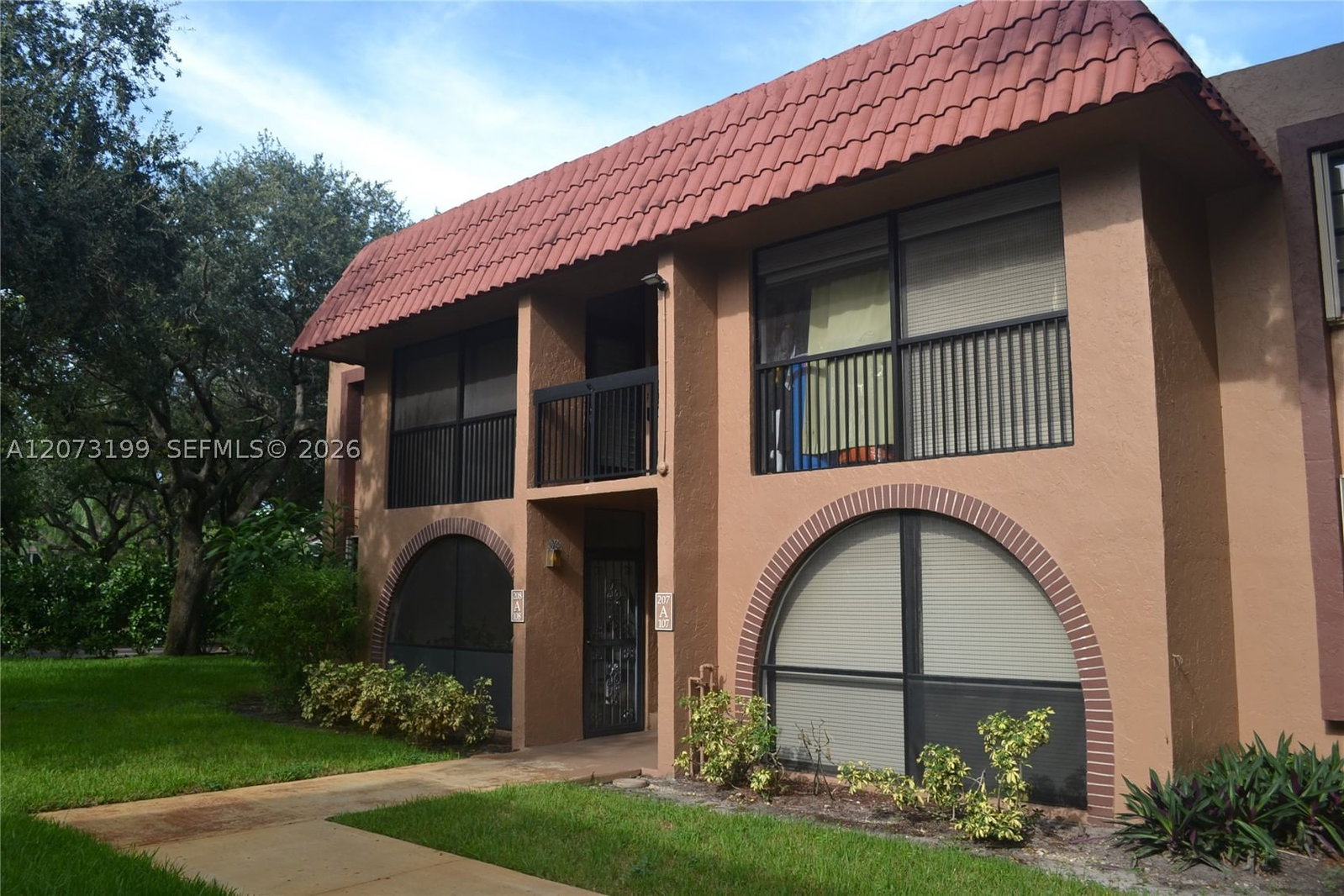 Real estate property located at 8601 34th Pl A208, Broward, Pines Of Springtree, Sunrise, FL