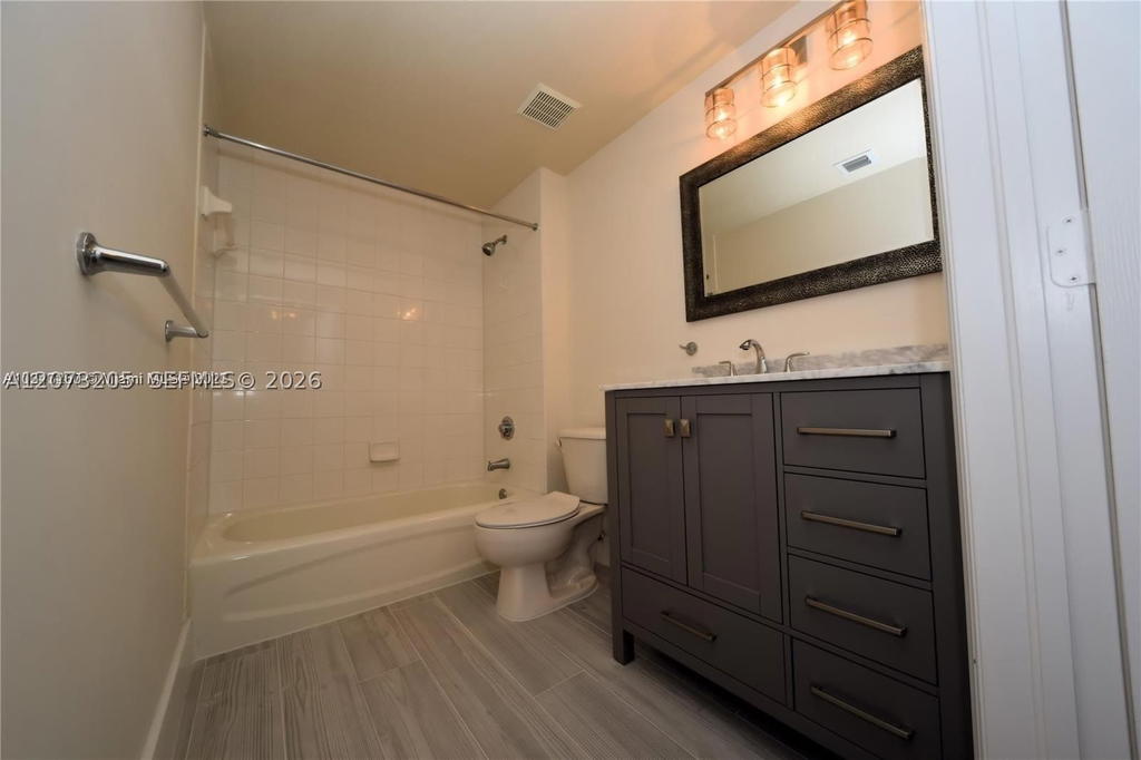 Real estate property located at 50 Menores Ave #802, Miami-dade, Douglas Grand Condo, Coral Gables, FL