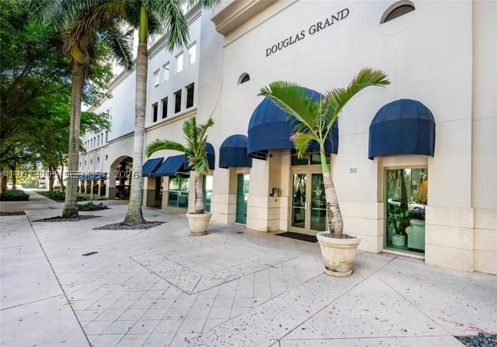 Real estate property located at 50 Menores Ave #802, Miami-dade, Douglas Grand Condo, Coral Gables, FL