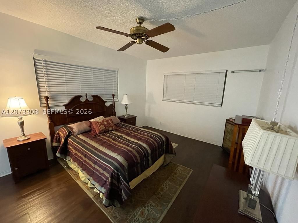 Real estate property located at 1001 Hillcrest Ct #215, Broward, Hillcrest Country Club Ap, Hollywood, FL