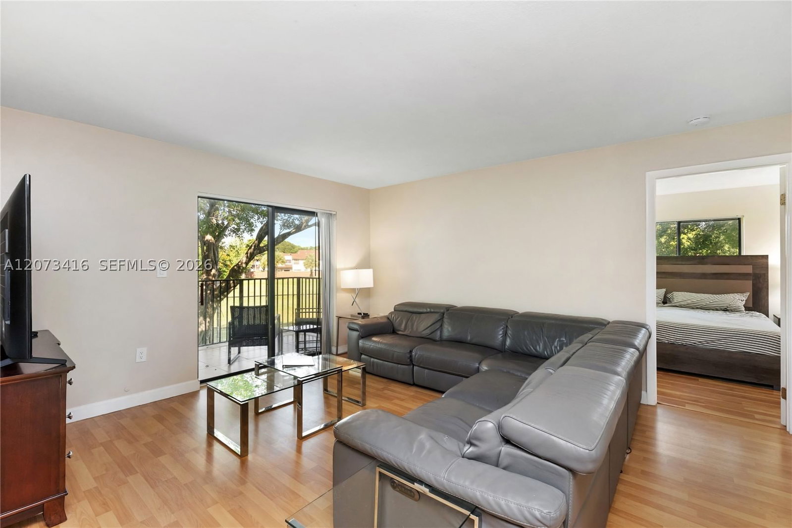 Real estate property located at 400 Palm Cir W #208, Broward, Palms Of Pembroke Condo, Pembroke Pines, FL