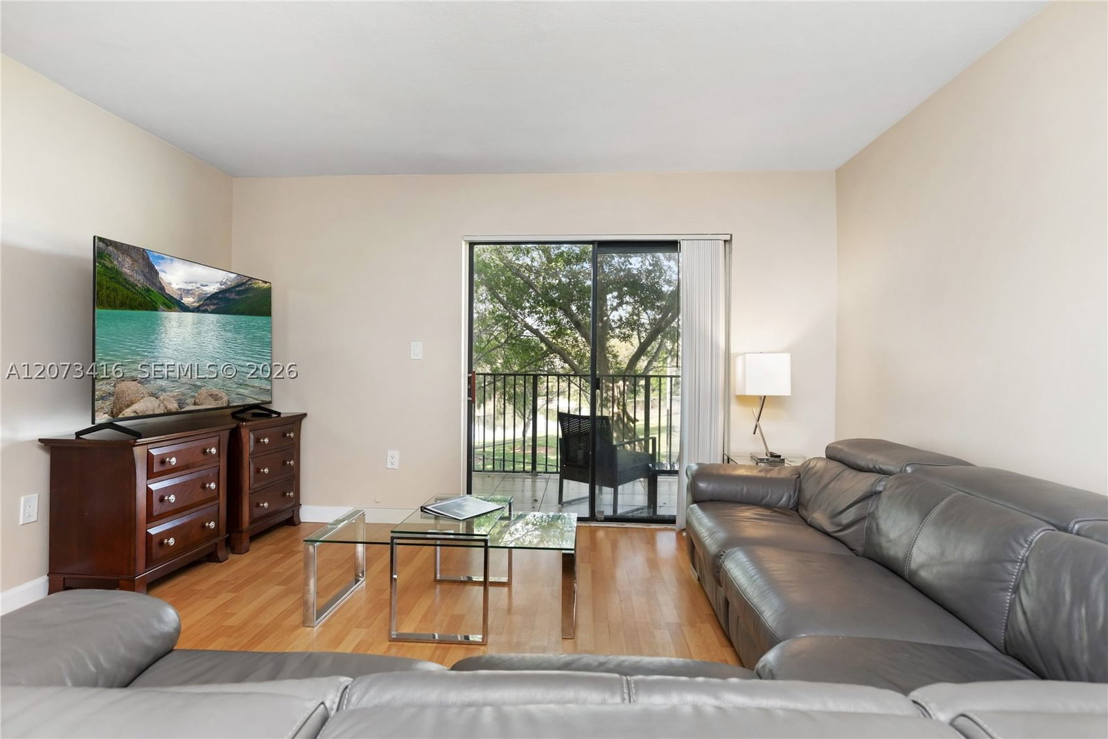 Real estate property located at 400 Palm Cir W #208, Broward, Palms Of Pembroke Condo, Pembroke Pines, FL