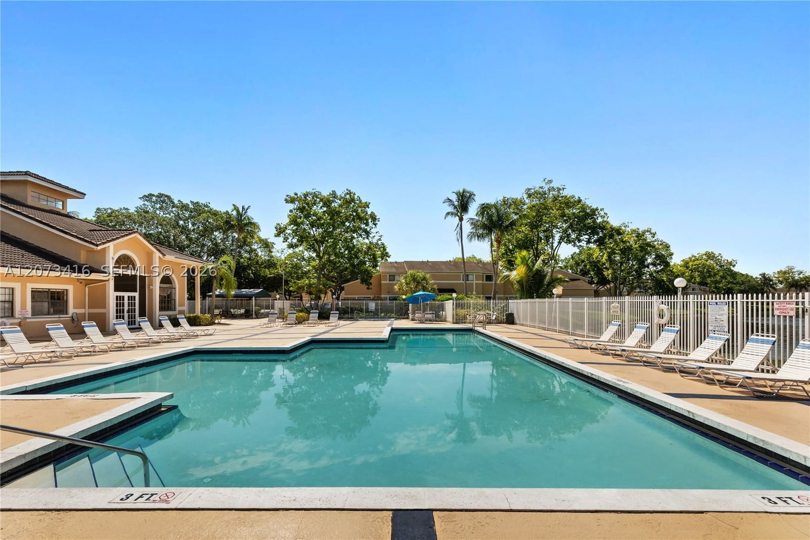 Real estate property located at 400 Palm Cir W #208, Broward, Palms Of Pembroke Condo, Pembroke Pines, FL