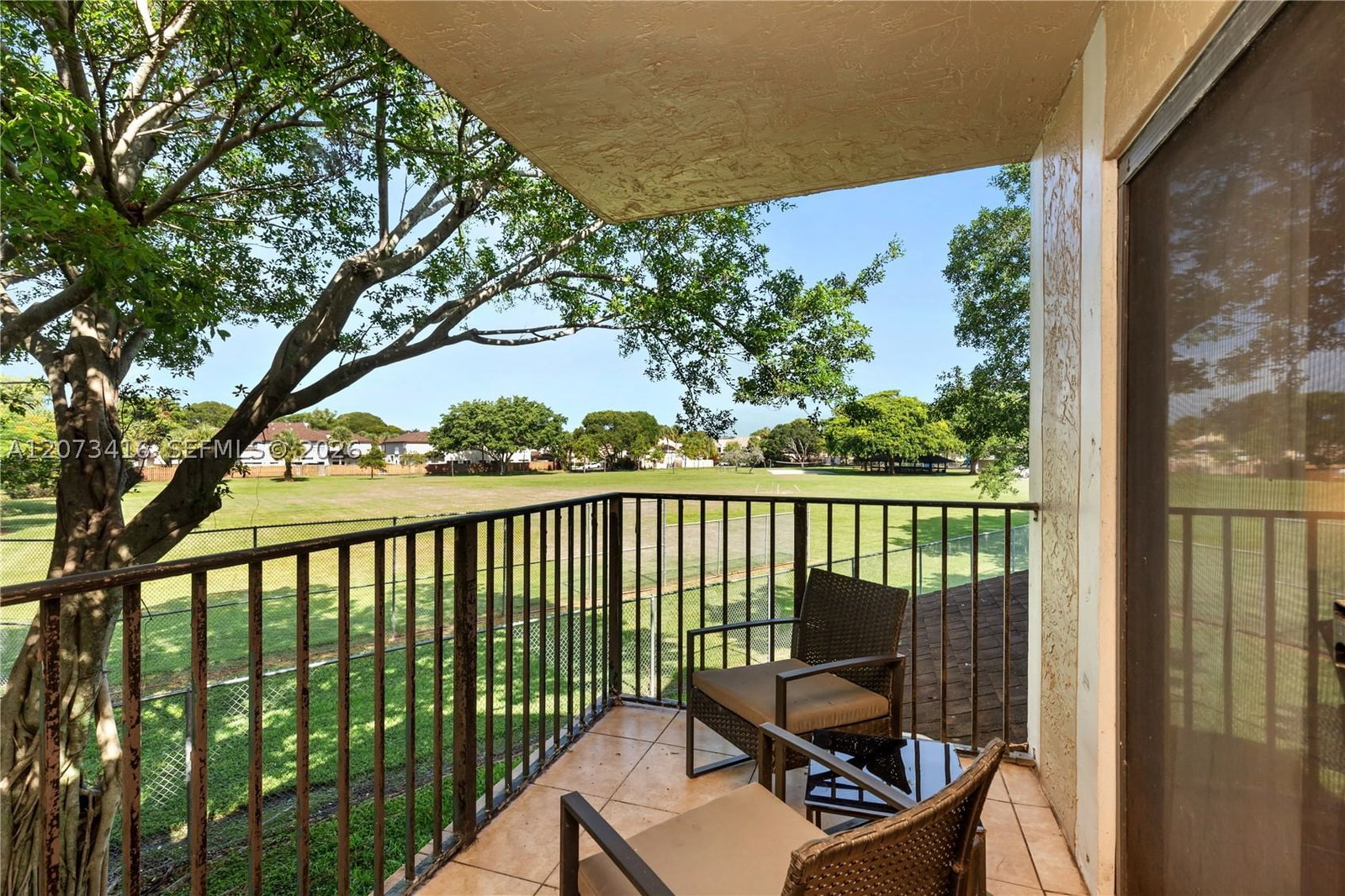 Real estate property located at 400 Palm Cir W #208, Broward, Palms Of Pembroke Condo, Pembroke Pines, FL