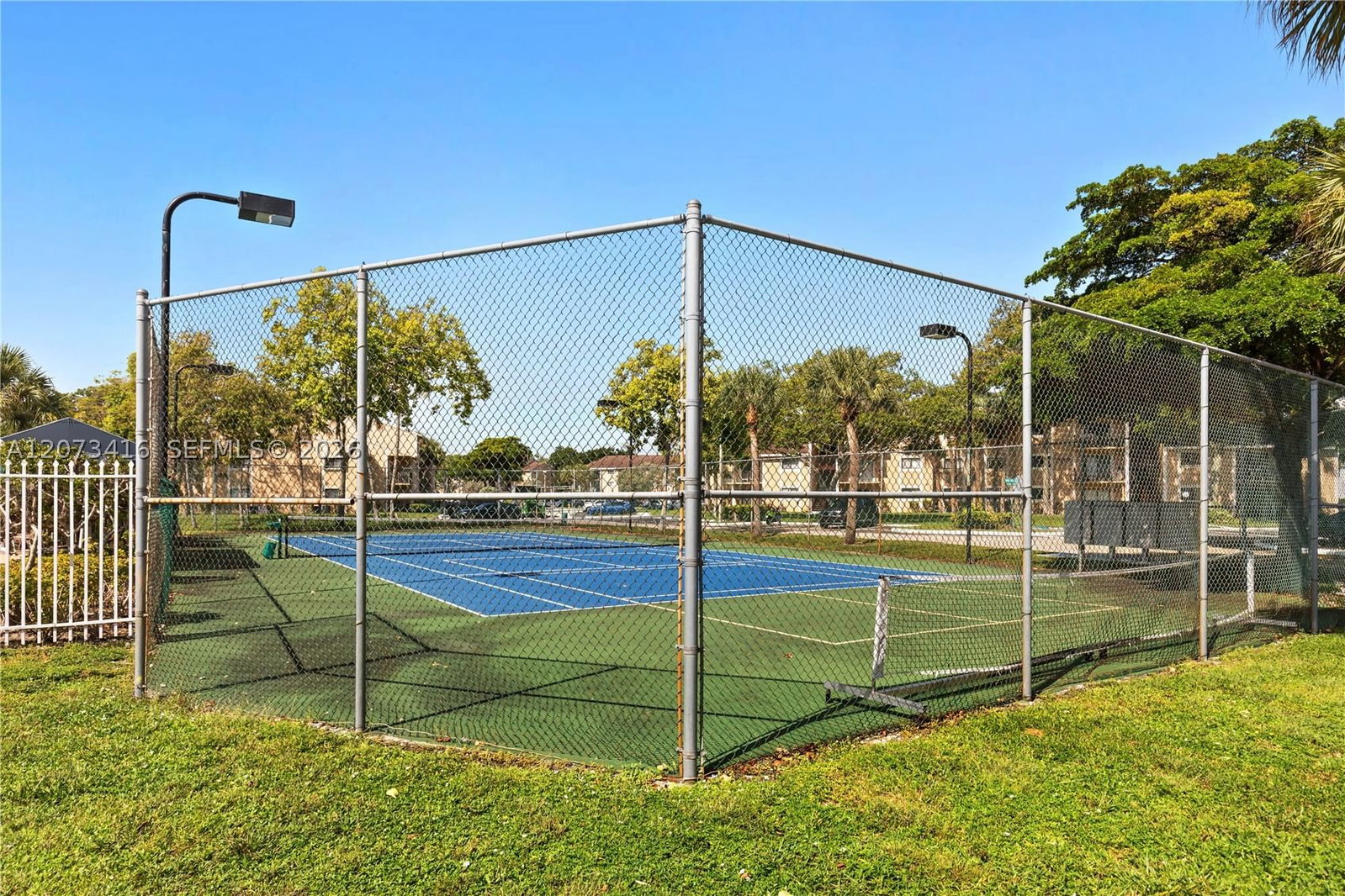 Real estate property located at 400 Palm Cir W #208, Broward, Palms Of Pembroke Condo, Pembroke Pines, FL