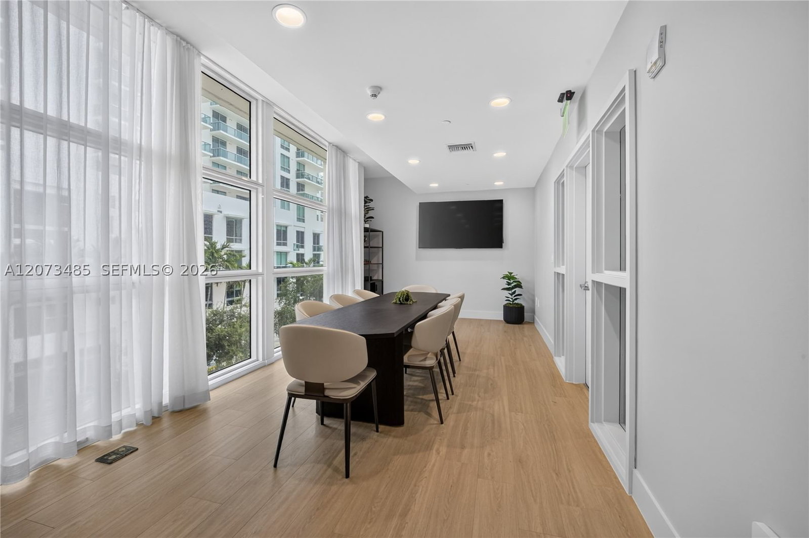 Real estate property located at 350 24th St #1405, Miami-dade, City 24 Condo, Miami, FL