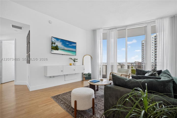 Real estate property located at 350 24th St #1405, Miami-dade, City 24 Condo, Miami, FL