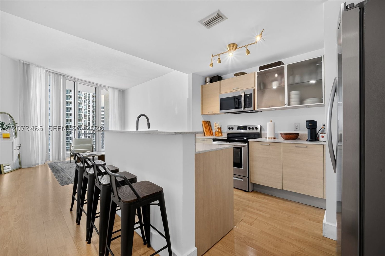 Real estate property located at 350 24th St #1405, Miami-dade, City 24 Condo, Miami, FL