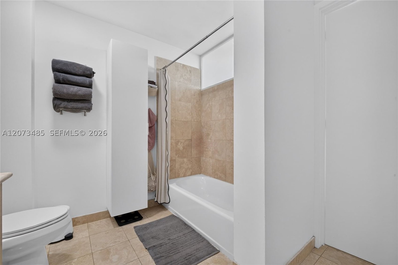 Real estate property located at 350 24th St #1405, Miami-dade, City 24 Condo, Miami, FL