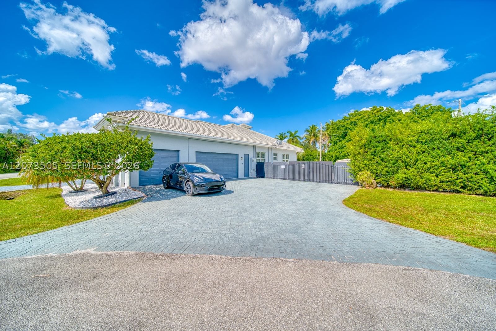 Real estate property located at 901 122nd Ave, Broward, The Sticks 111-12 B, Plantation, FL
