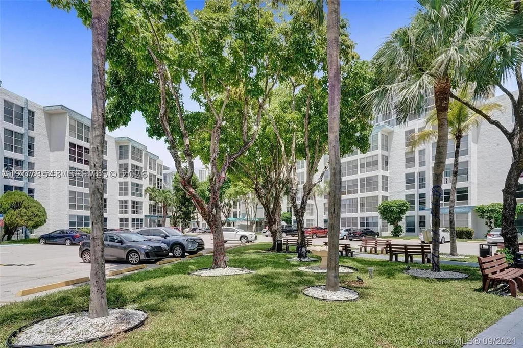 Real estate property located at 17560 Atlantic Blvd #405, Miami-dade, Avila Condo, Sunny Isles Beach, FL