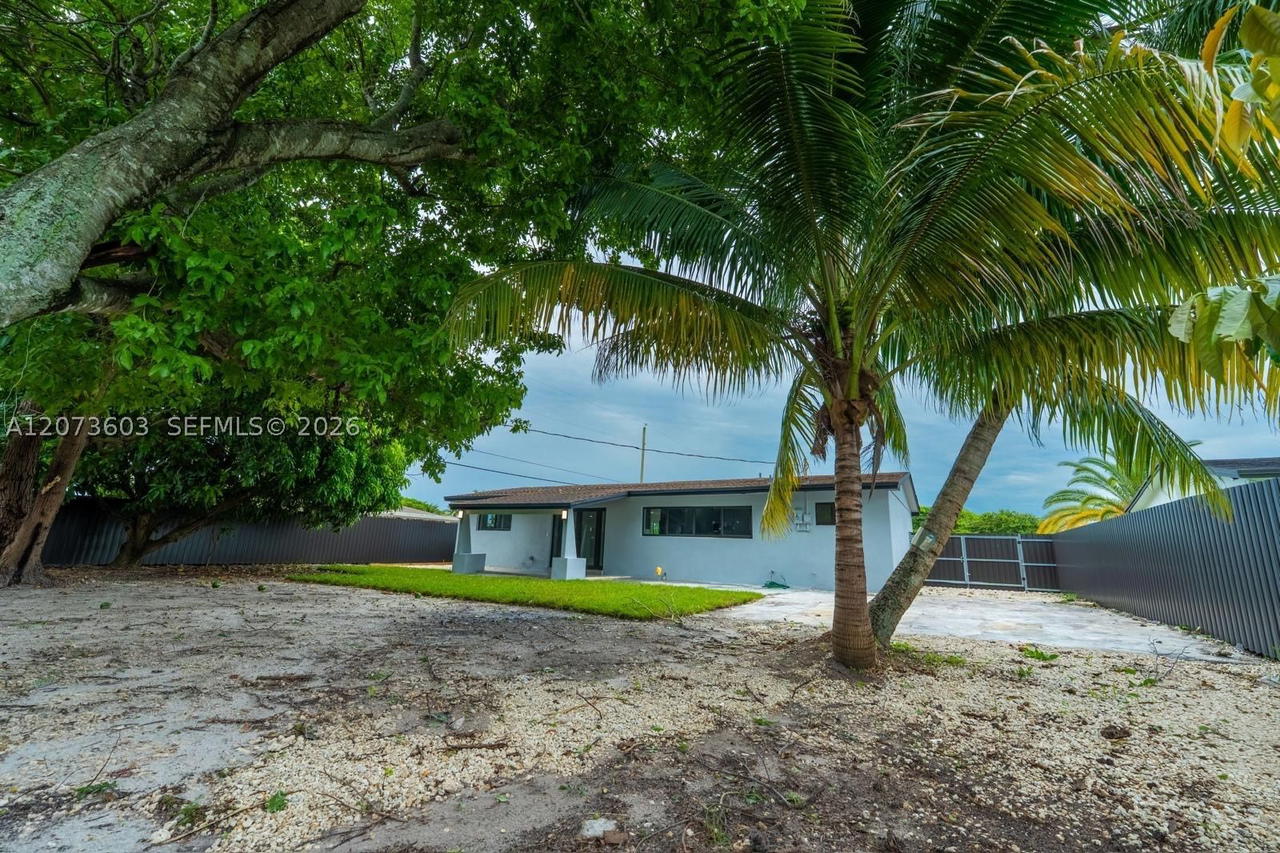 Real estate property located at 1301 176th Ter, Miami-dade, Scott Lake Manor Sec 6, Miami Gardens, FL
