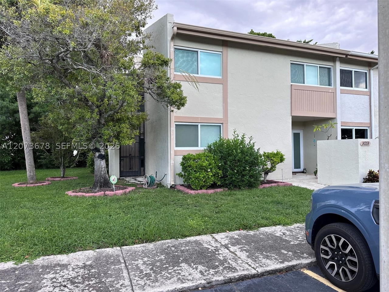 Real estate property located at 14359 Kendale Lakes Cir, Miami-dade, Catalonia Lake Villas, Miami, FL