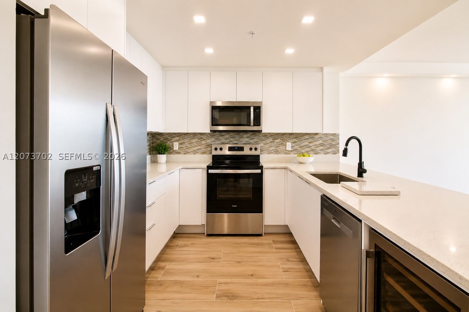 Real estate property located at 5601 Collins Ave #1009, Miami-dade, The Pavilion Condo, Miami Beach, FL