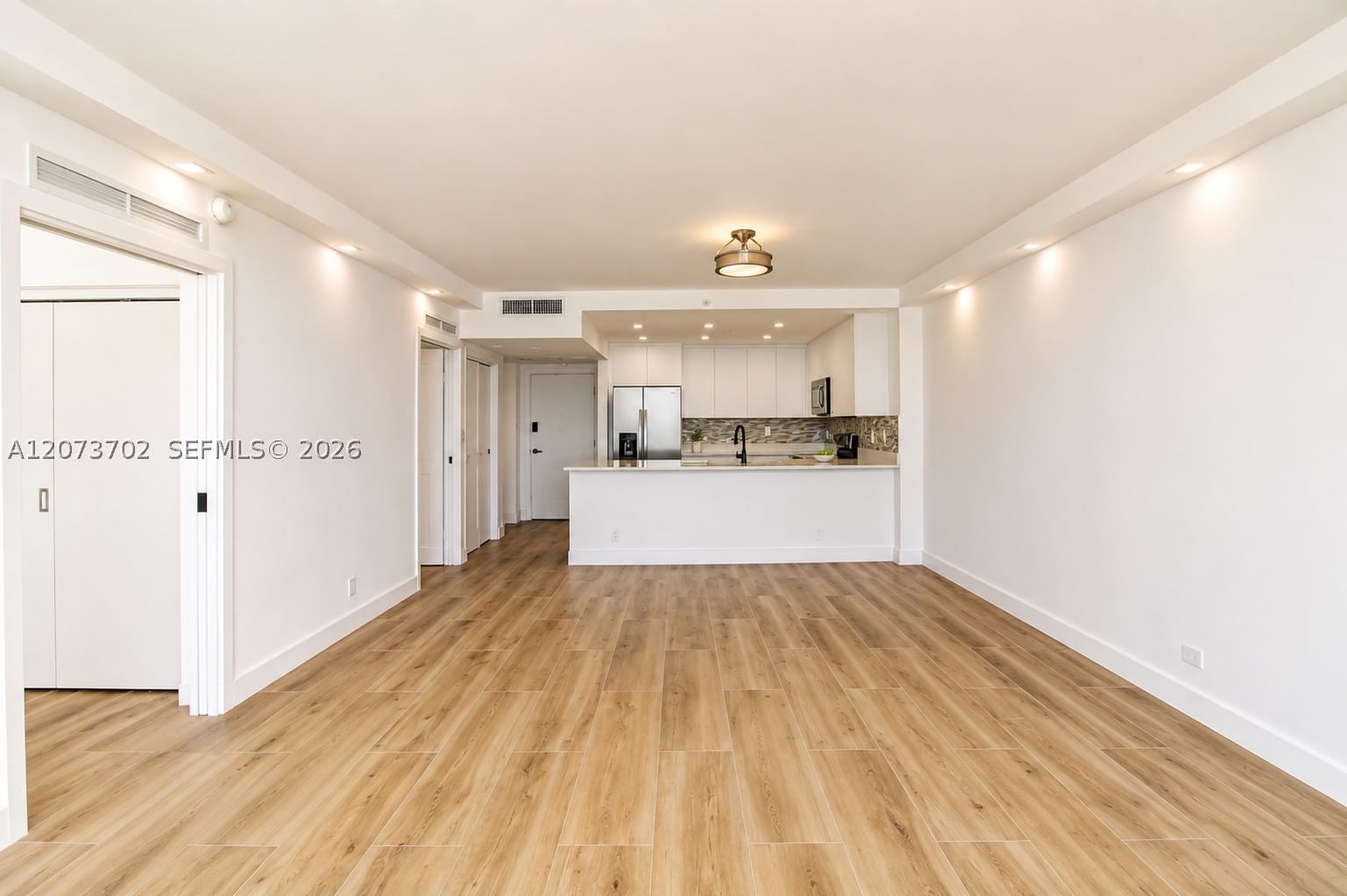 Real estate property located at 5601 Collins Ave #1009, Miami-dade, The Pavilion Condo, Miami Beach, FL