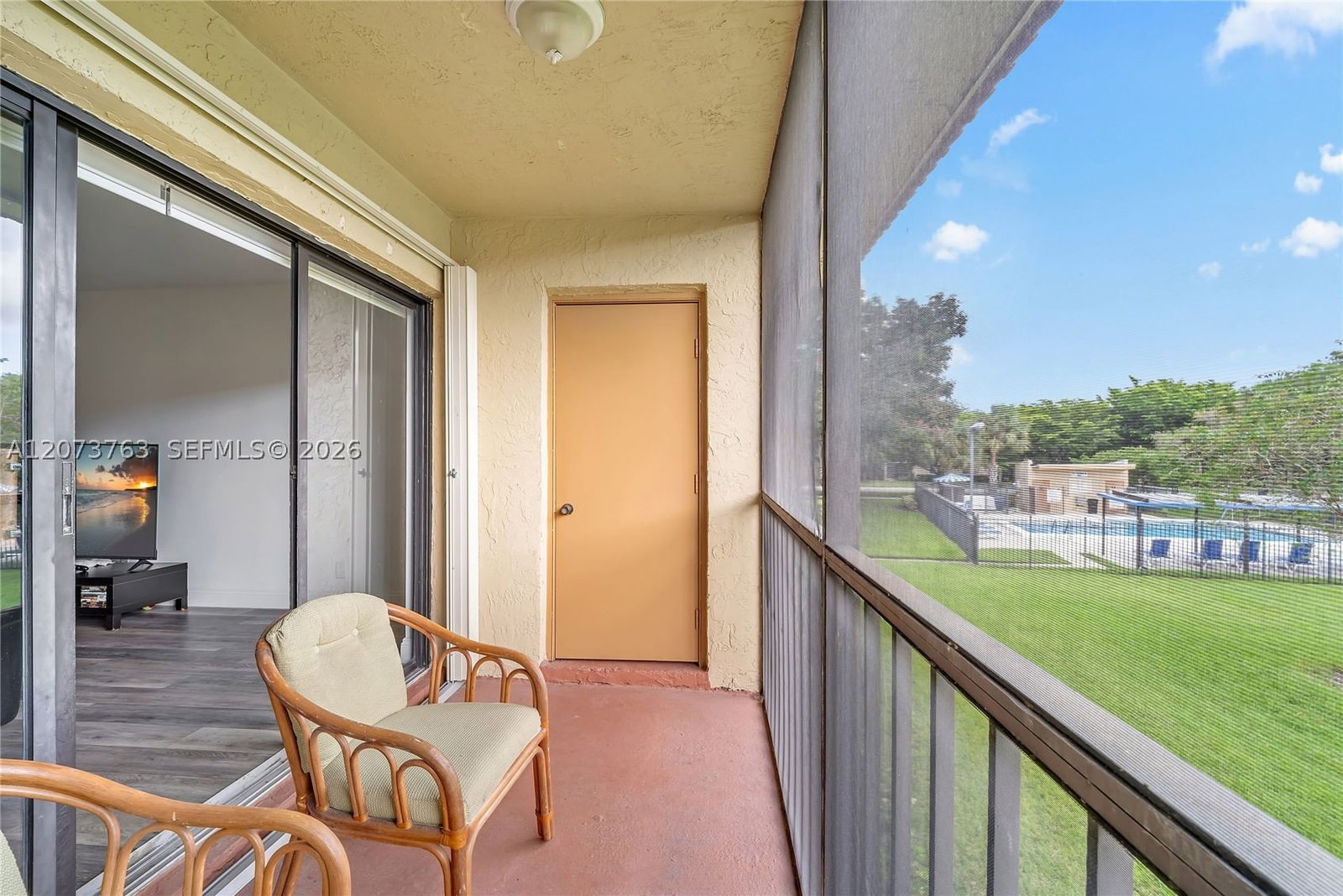 Real estate property located at 307 Lakeview Dr #202, Broward, Racquet Club Apts At Bonav, Weston, FL