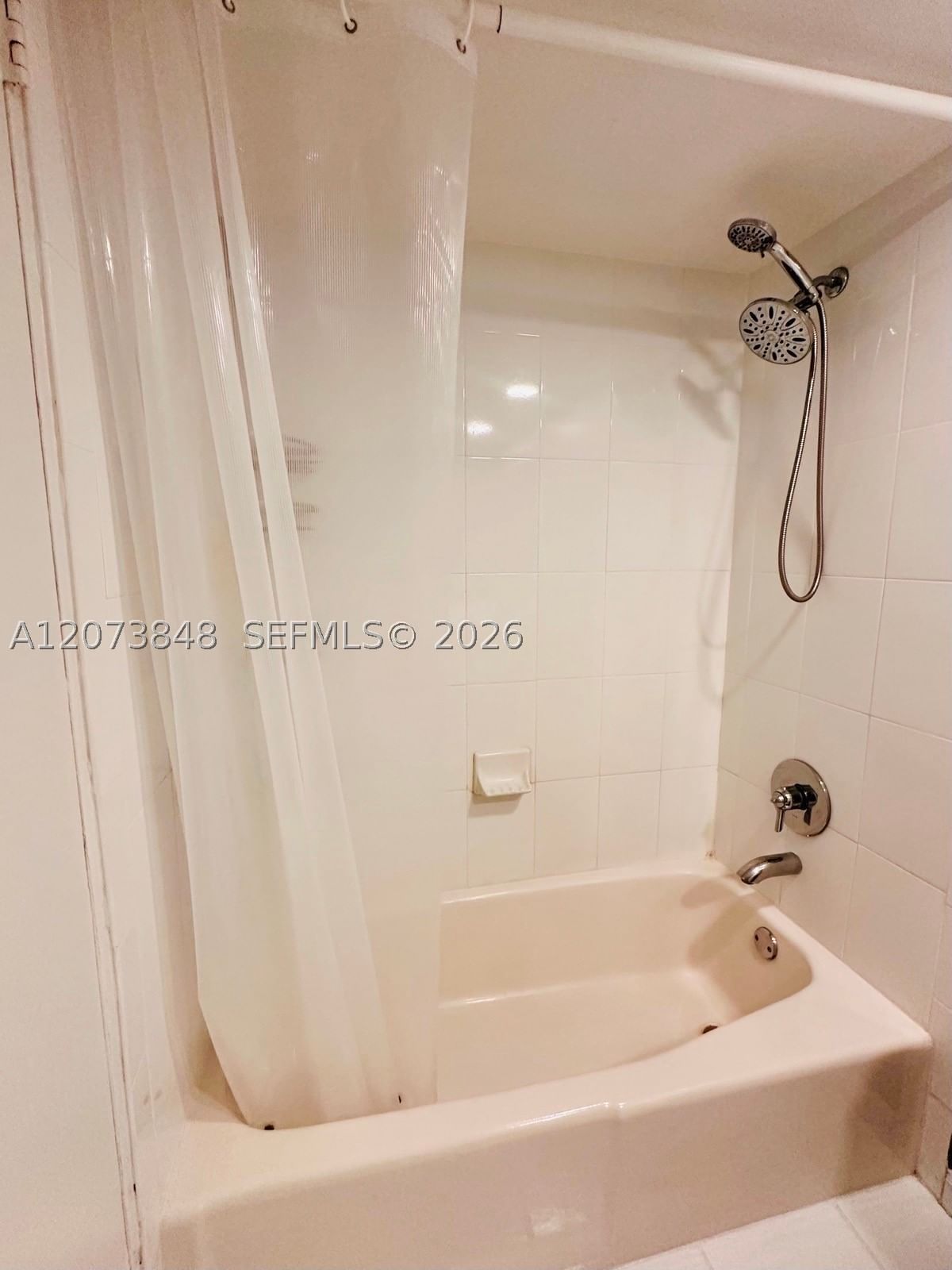 Real estate property located at 3000 Ocean Dr #1218, Broward, Residences On Hollywood B, Hollywood, FL