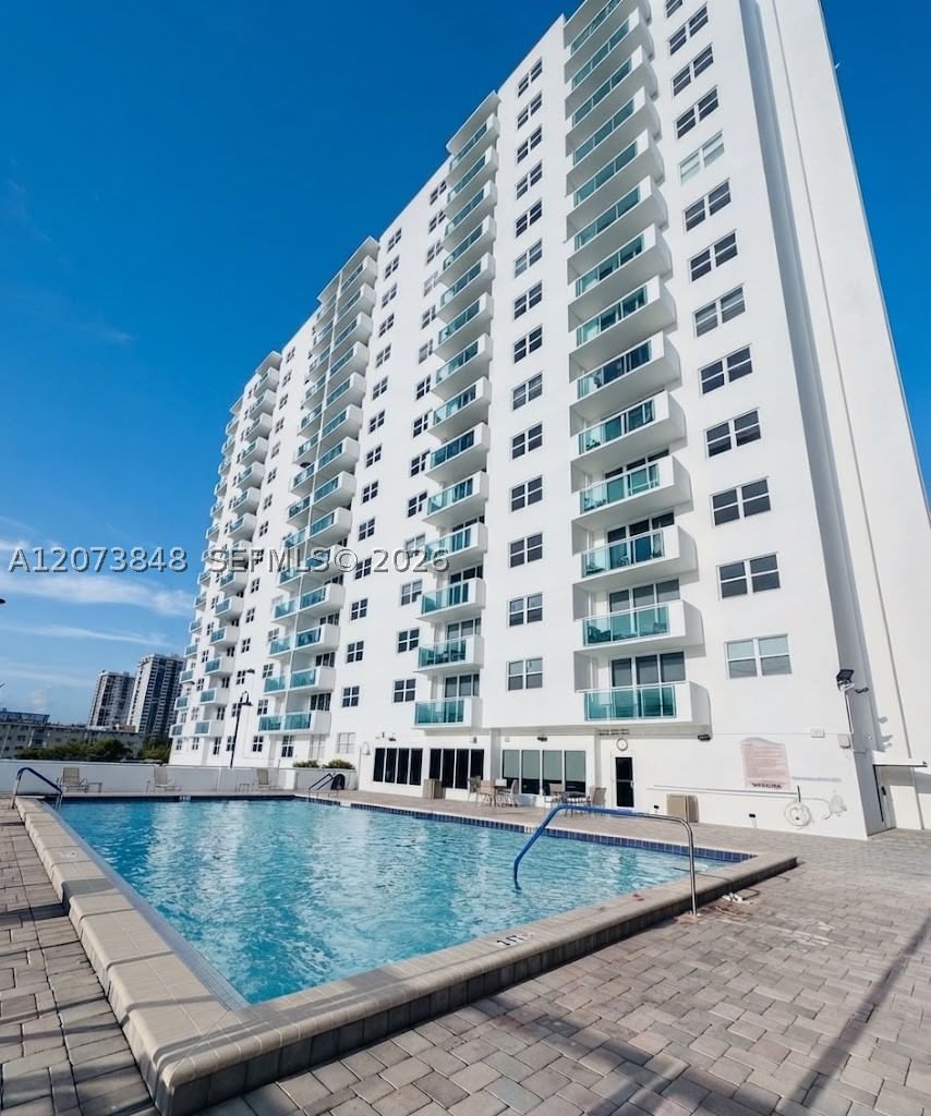 Real estate property located at 3000 Ocean Dr #1218, Broward, Residences On Hollywood B, Hollywood, FL