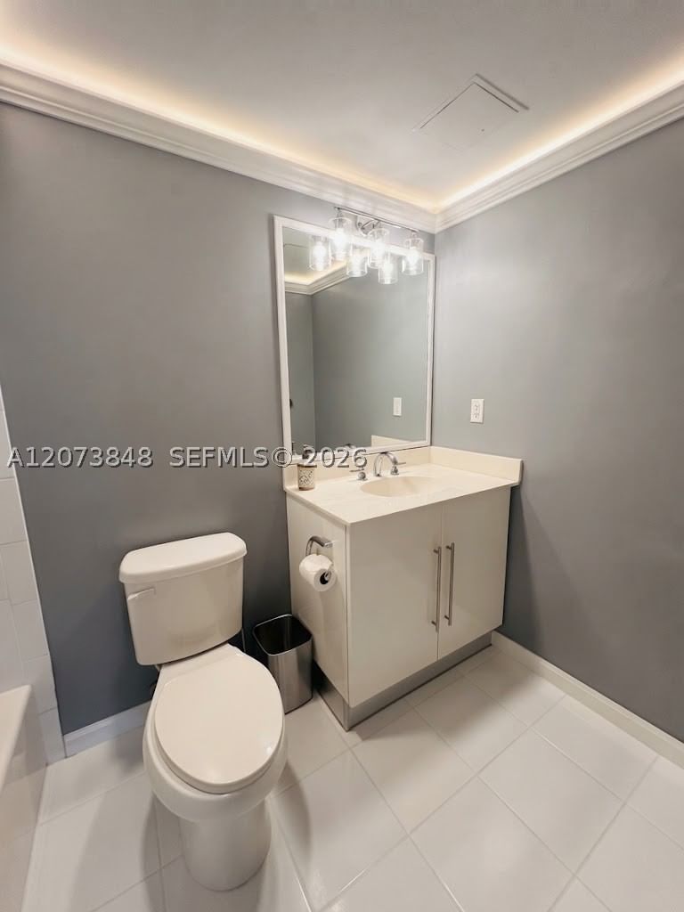 Real estate property located at 3000 Ocean Dr #1218, Broward, Residences On Hollywood B, Hollywood, FL